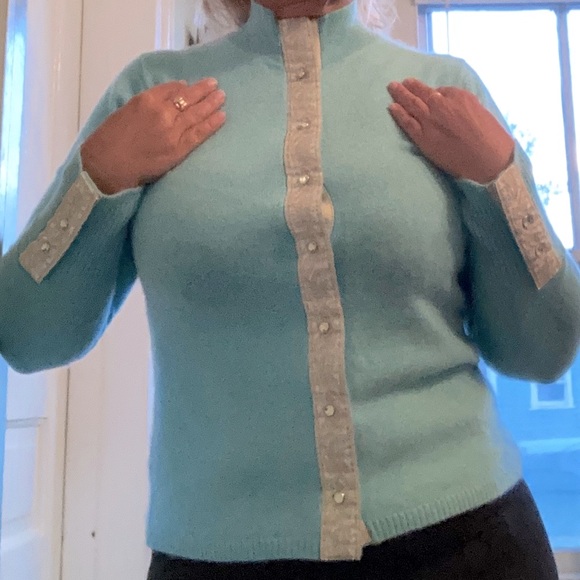 Cashmere cardigan with brocade sleeves - Picture 2 of 10